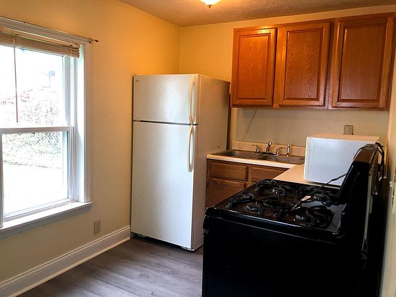 483 1/2 Kitchen