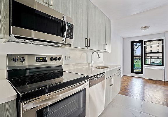 4th image of 2400 Webb Ave APT 2C