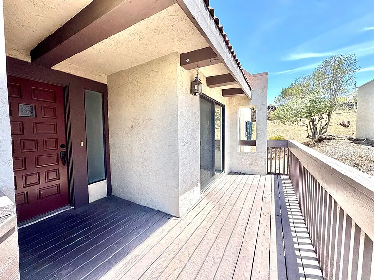 6664 Reservoir Ln — Photo 3