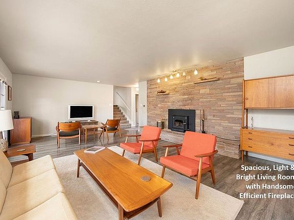 3rd image of 827 Lincoln Ct