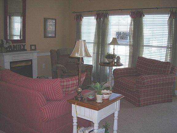 Living Room w/Fireplace