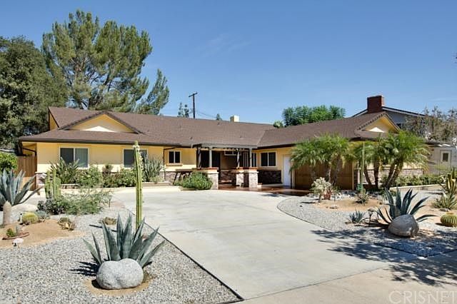 1st image of 23665 Nadir St