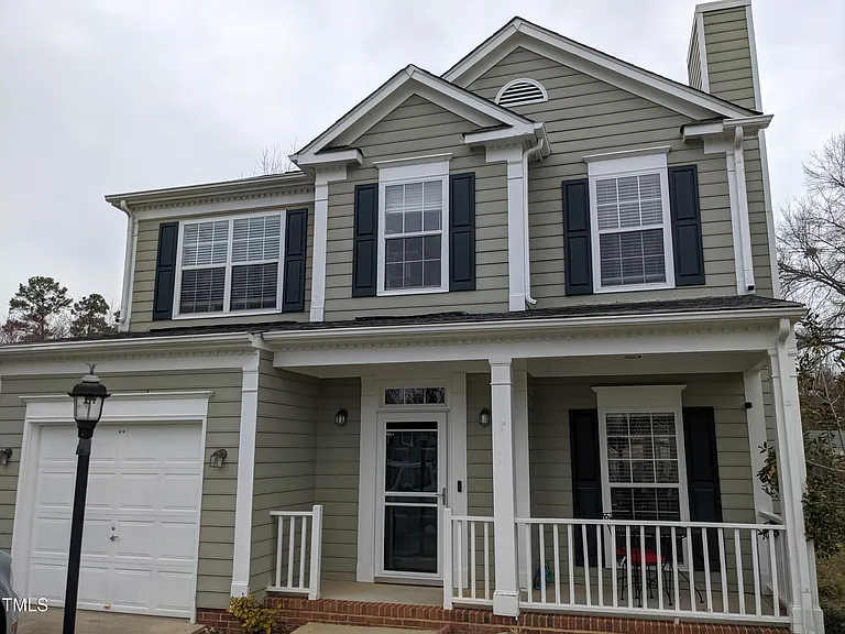 320 Hallwood Ct — Photo 2