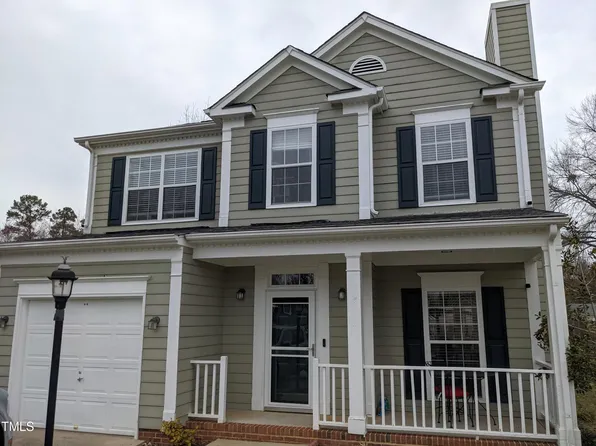320 Hallwood Ct, Holly Springs, NC 27540