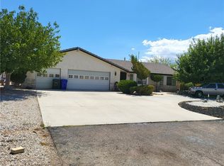 12575 Snapping Turtle Rd, Apple Valley, CA 92308