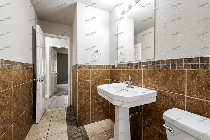 601 Royal Ave — Photo 10