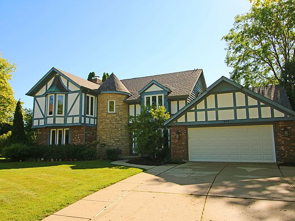 3rd image of 816 Paddock Ln