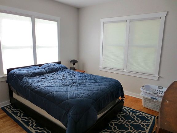 3rd image of 805 Wells St