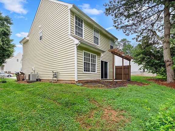 5th image of 1446 Cimarron Pkwy APT 9