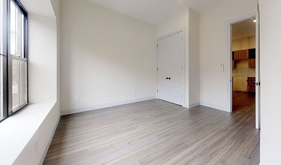 2nd image of 475 Ralph Ave #2