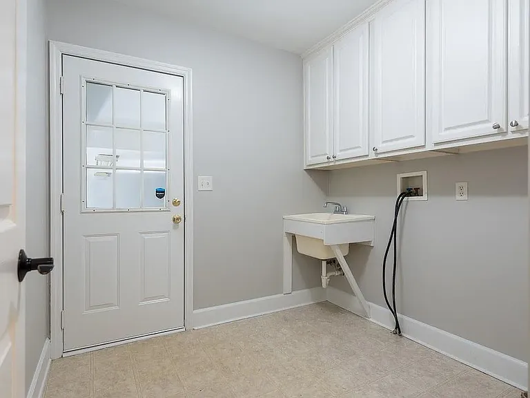 9679 Jamison Rd — Photo 28