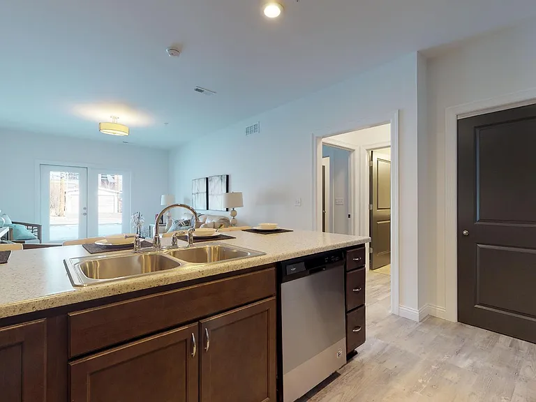1001 Russell Blvd — Photo 8