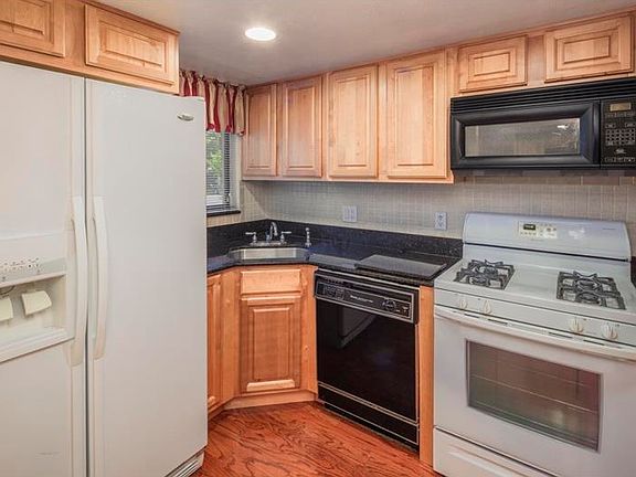 4th image of 2037 San Marcos Dr SE APT 111