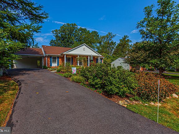4th image of 15316 Delphinium Ln