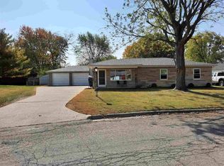 1409 W Glenn Ellyn Dr, Muncie, IN 47304