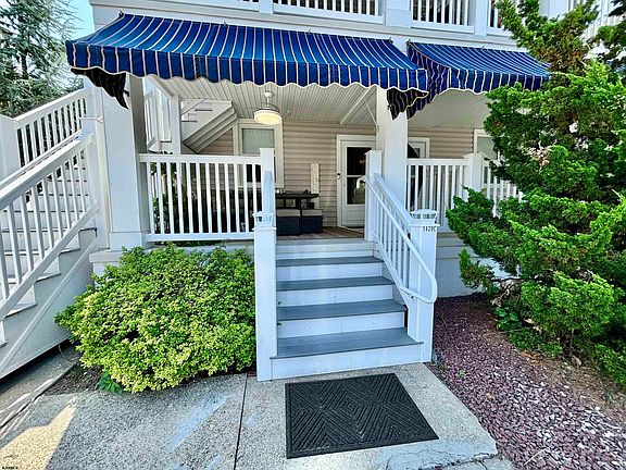 3rd image of 1429 Central Ave #3