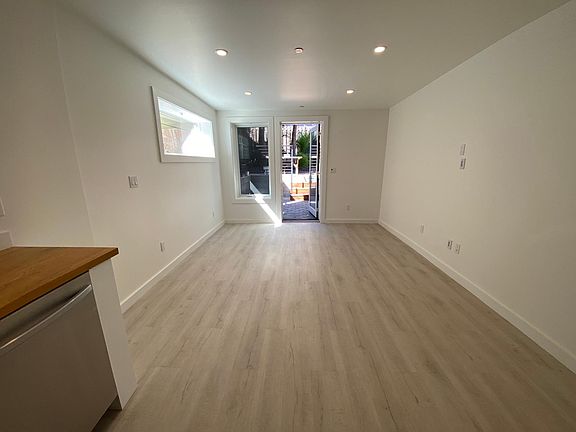 5th image of 3574 17th St #B