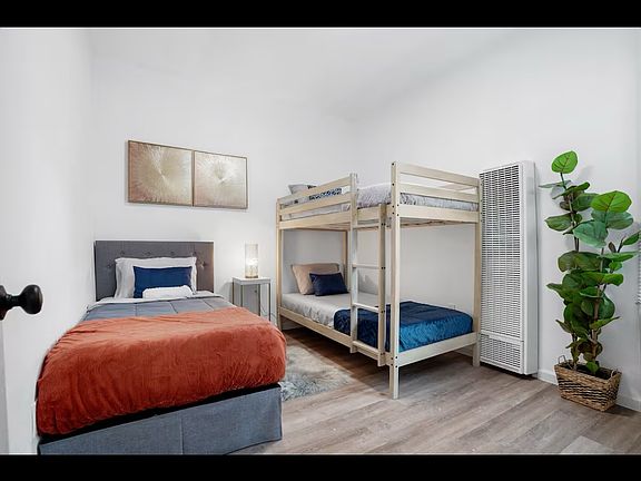5th image of 24 Ringold St Unit B