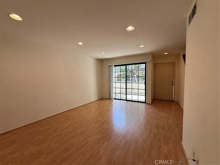 2931 Plaza Del Amo #122 — Photo 2