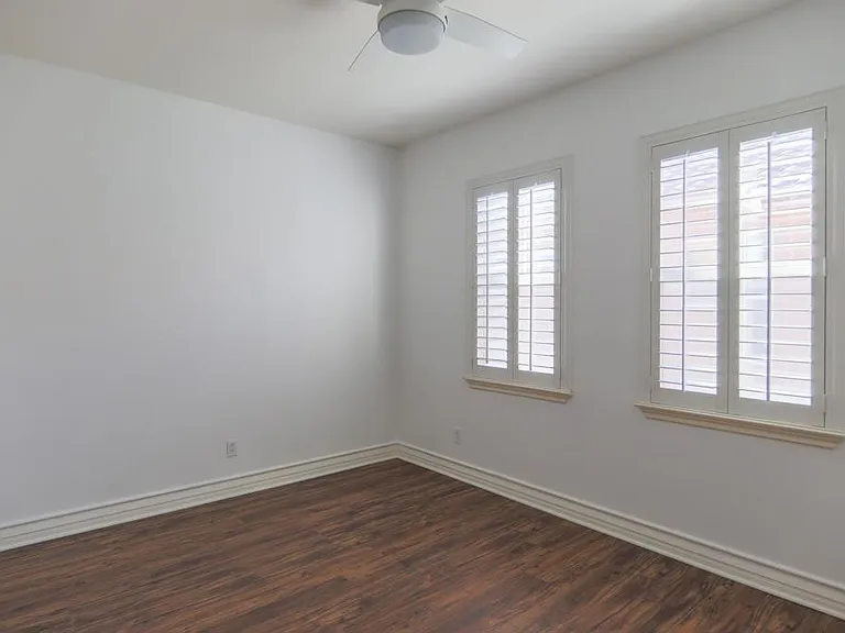 415 N Cedros N — Photo 37