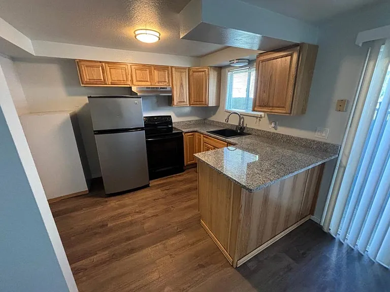 870 Kruse Ave — Photo 3