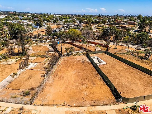 3rd image of 646 Las Lomas Ave