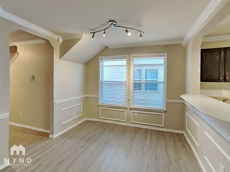 5644 Brougham Way — Photo 7