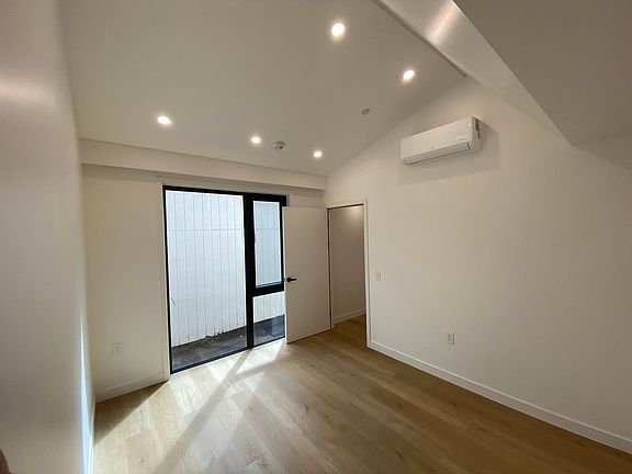 4th image of 1320 River St