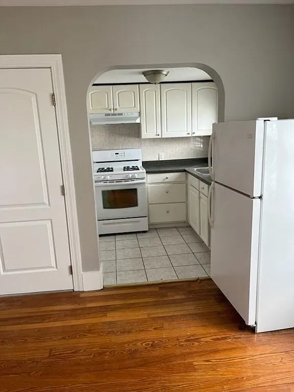 2 bed, 1000 sqft, $1,400 — Photo 1