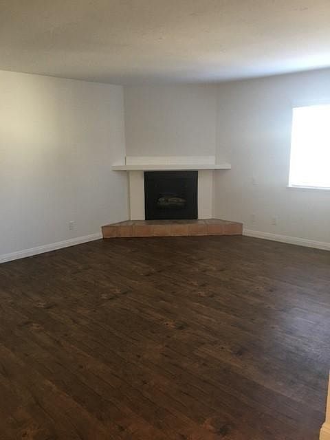 2nd image of 16892 Lynn Ln
