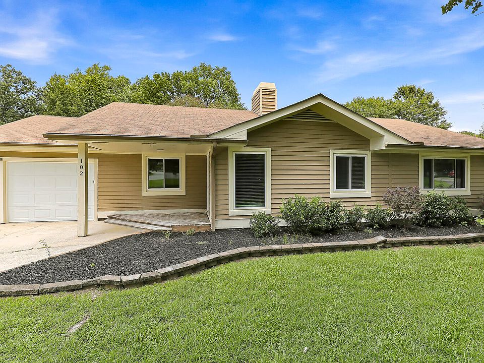 1st image of 102 Oaklake Ct
