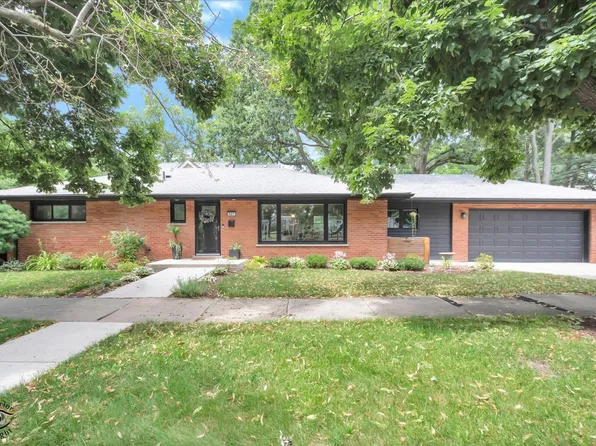 801 N Stone Ave, La Grange Park, IL 60526