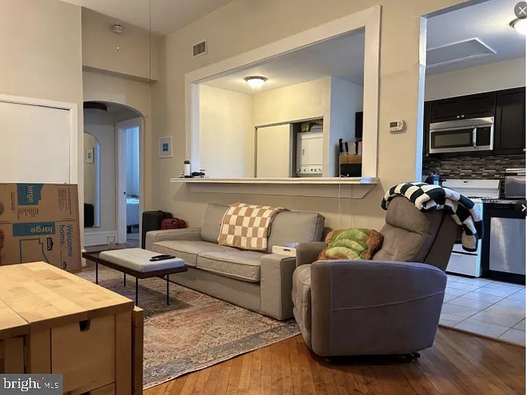 1214 Spruce St #4 — Photo 2