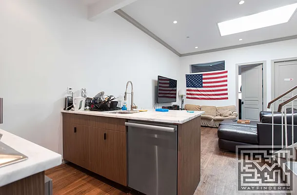 Rented by OGI Management | media 25