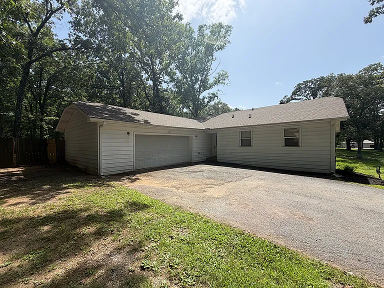 5 Raleigh Ln — Photo 2