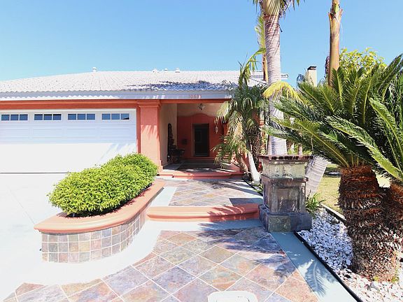 4th image of 10635 El Morro Cir