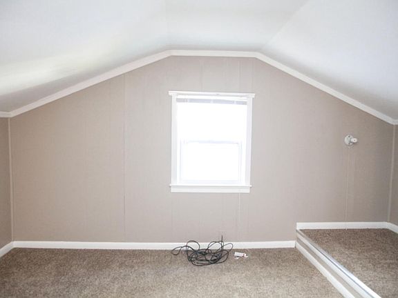 5th image of 337 Fernwood Ave