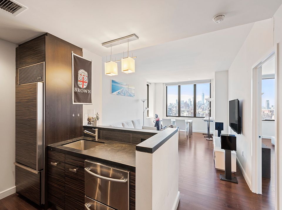 1st image of 101 W 24th St APT 30C
