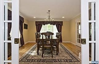 2nd image of 9 Sherwood Ln