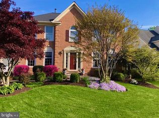 8527 Silverview Dr, Lorton, VA 22079