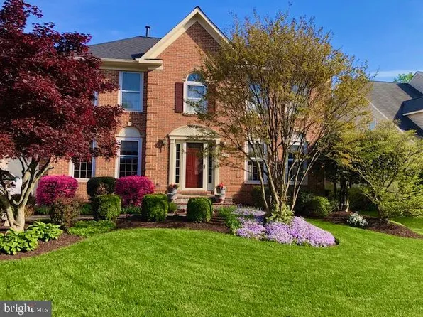8527 Silverview Dr, Lorton, VA 22079