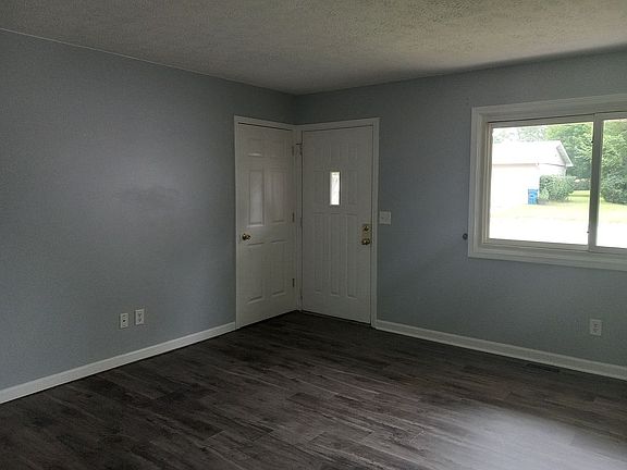 2nd image of 533 Dittman St