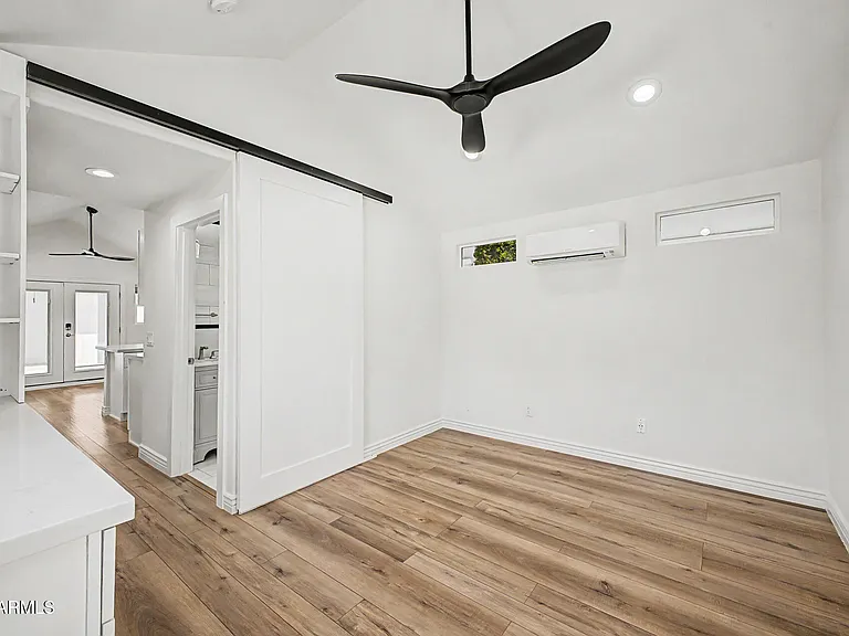 521 W Mariposa St #1 — Photo 16