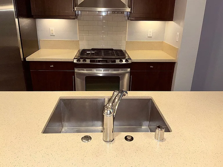 537 W Maple Ave — Photo 19