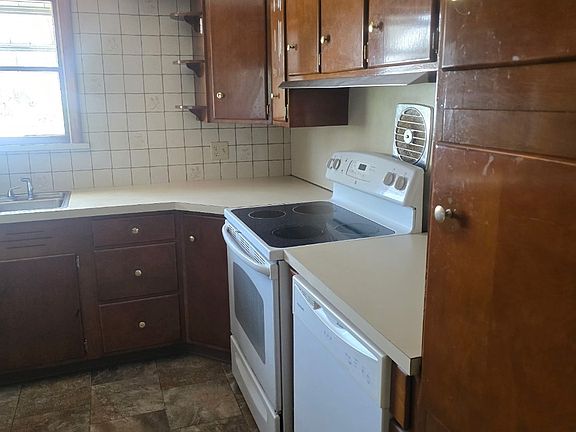 2nd image of 2 Miner St APT 2