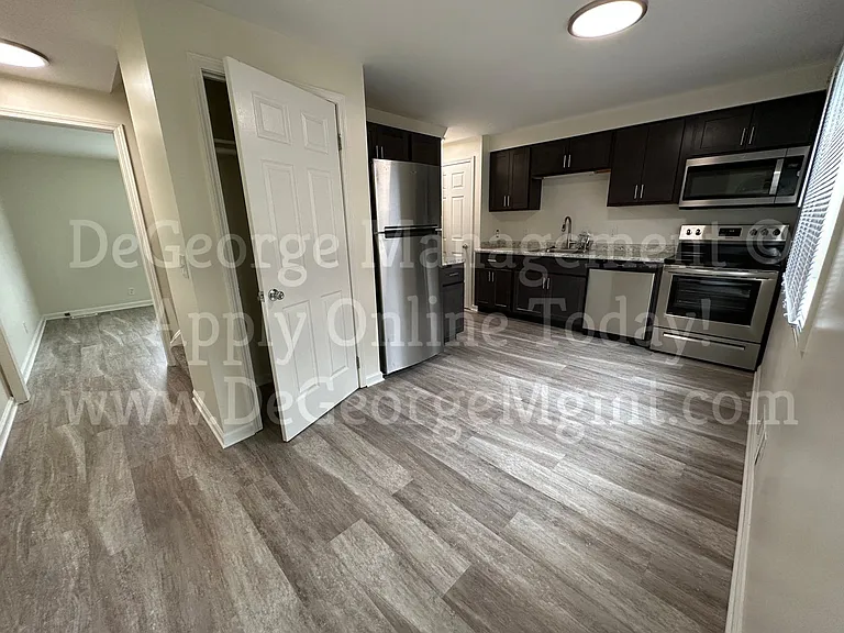 Bennington Townhomes — Photo 30