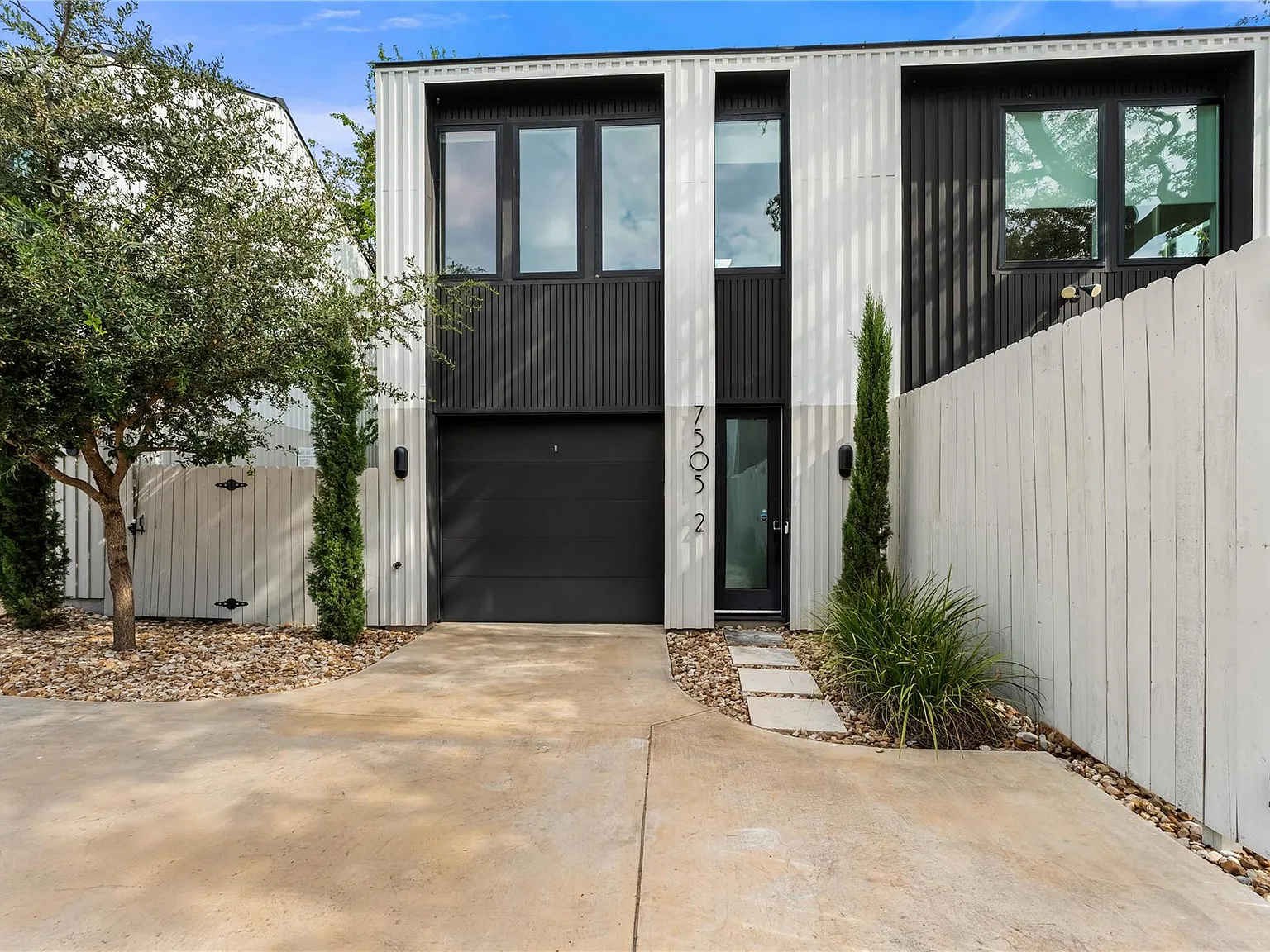 2 bed, 2.5 bath, 1000 sqft, $2,850 — Photo 2