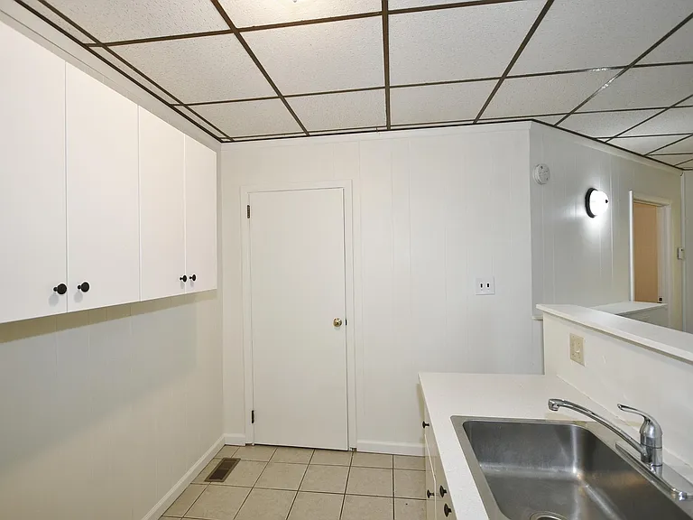 2040 Brownsville Rd #A — Photo 9
