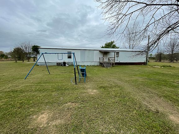 4th image of 395 Pigeon Rd