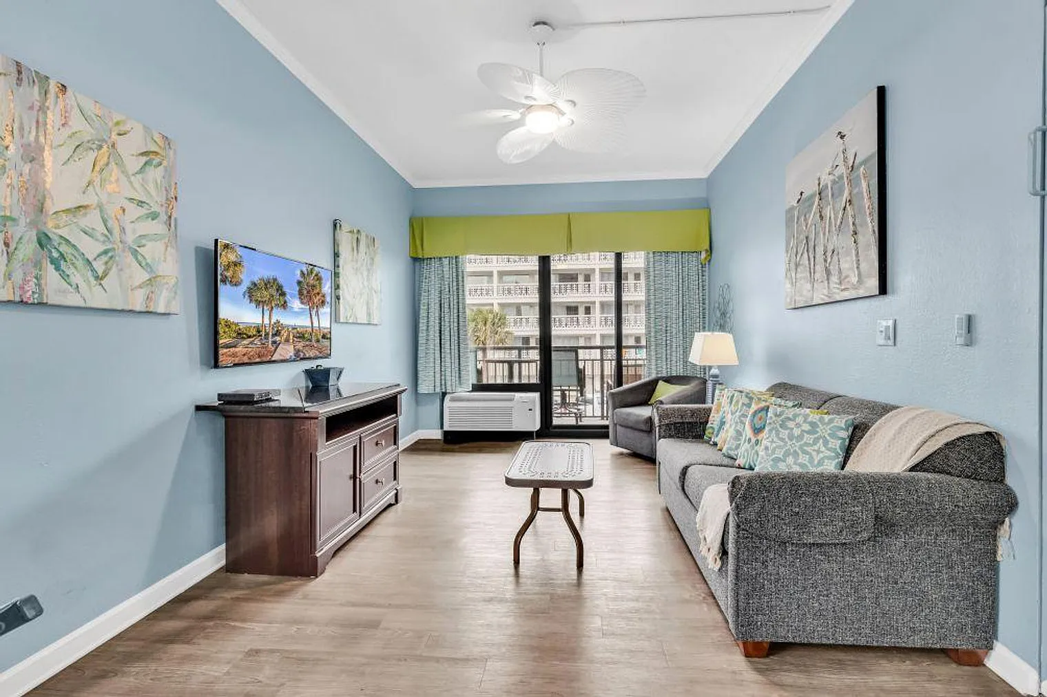 1 bed, 1.0 bath, 624 sqft, $3,165 — Photo 1